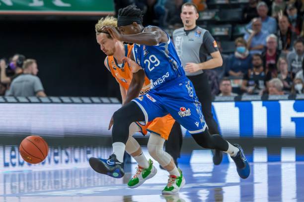 勇士队在一 勇士队在一