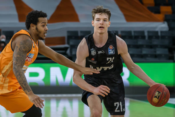 更是体系与 更是体系与